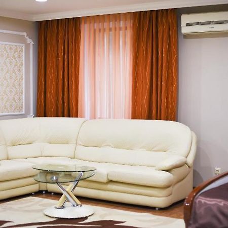 Sky Luxe Hotel Asztana Kültér fotó