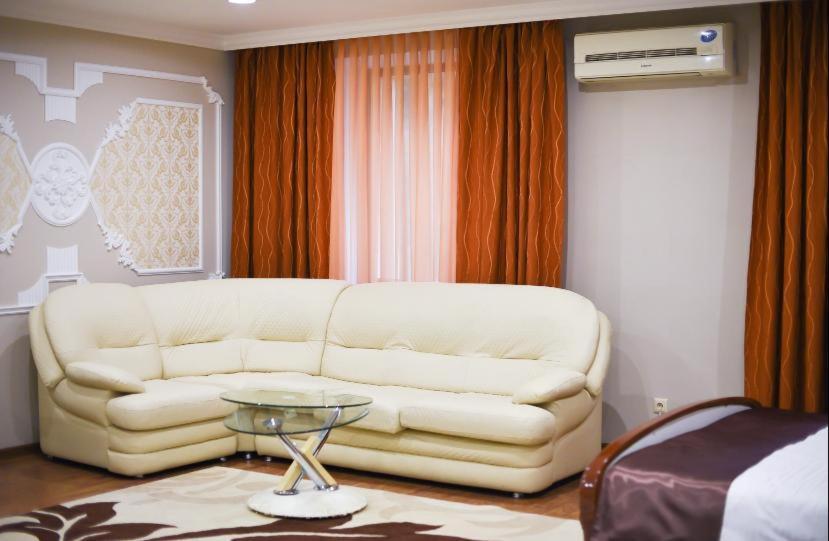 Sky Luxe Hotel Asztana Kültér fotó