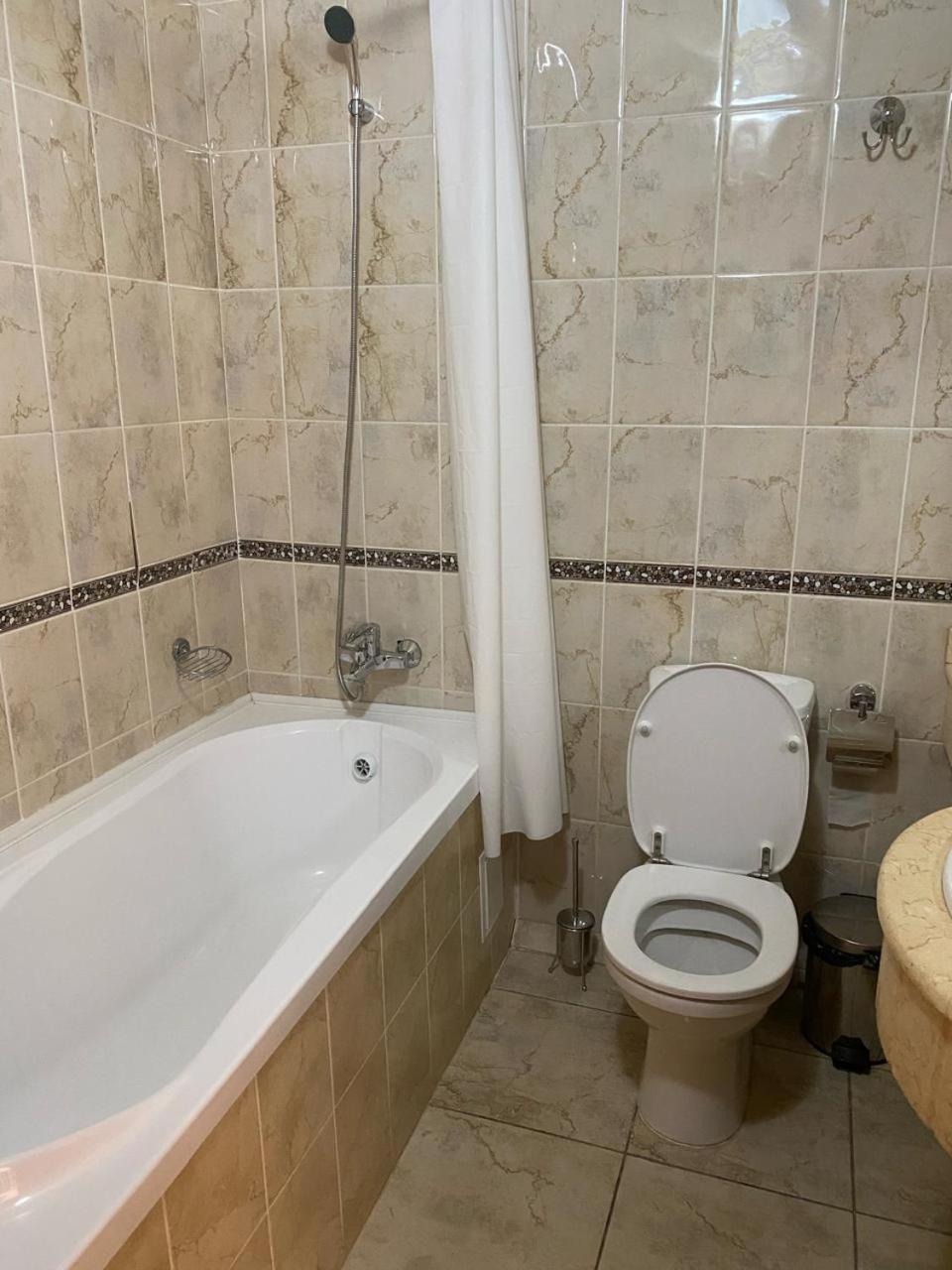 Sky Luxe Hotel Asztana Kültér fotó