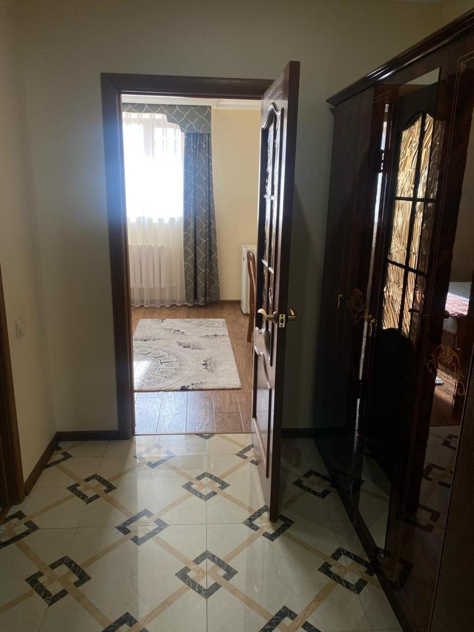Sky Luxe Hotel Asztana Kültér fotó