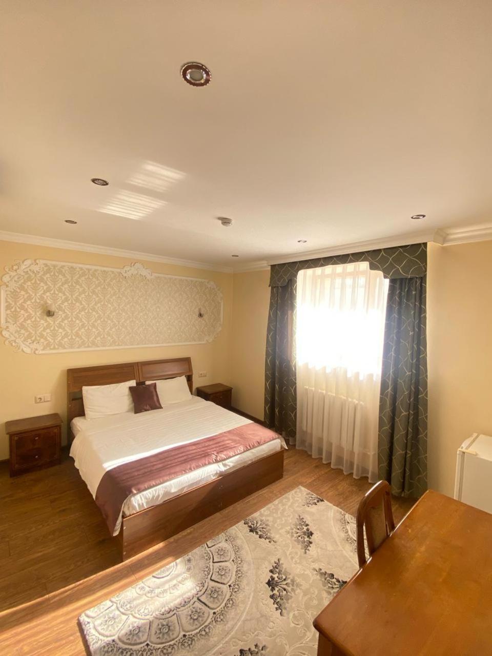 Sky Luxe Hotel Asztana Kültér fotó