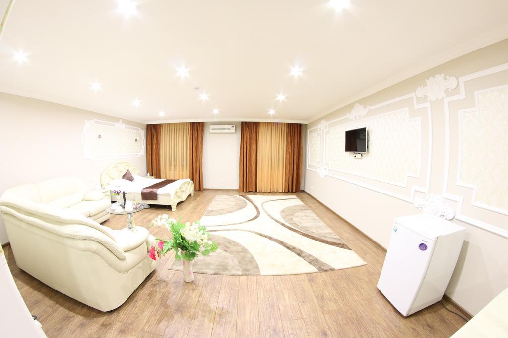 Sky Luxe Hotel Asztana Kültér fotó