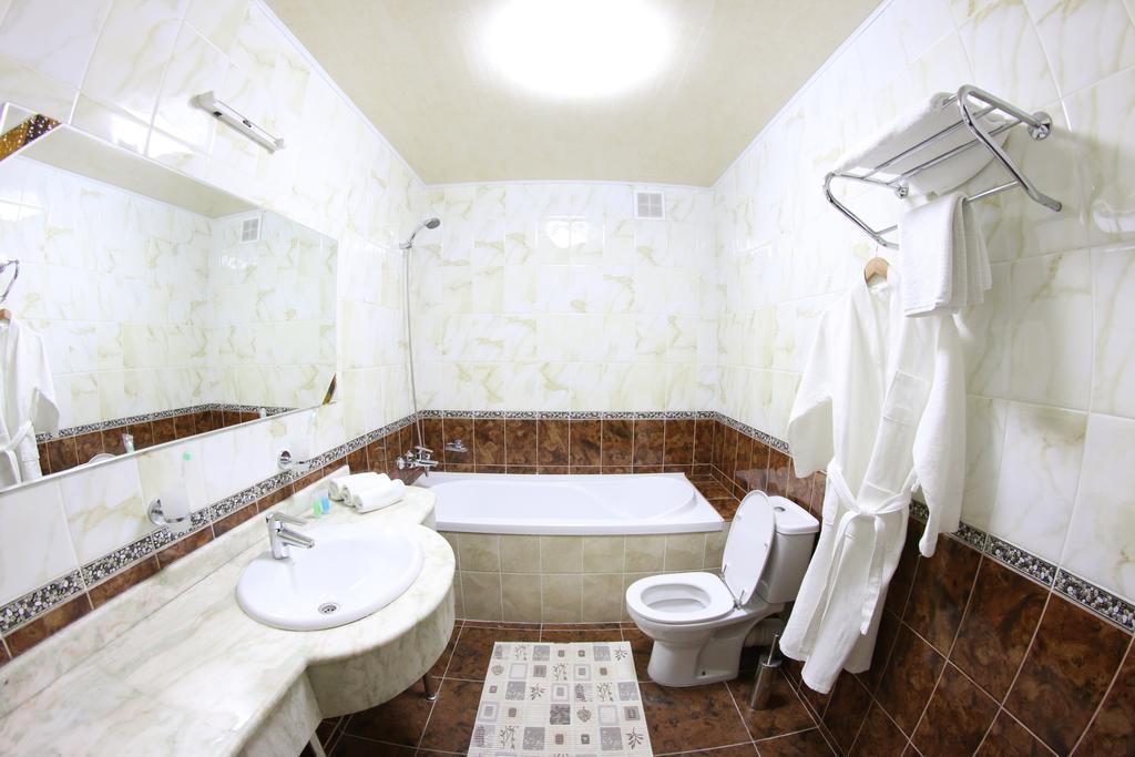 Sky Luxe Hotel Asztana Kültér fotó