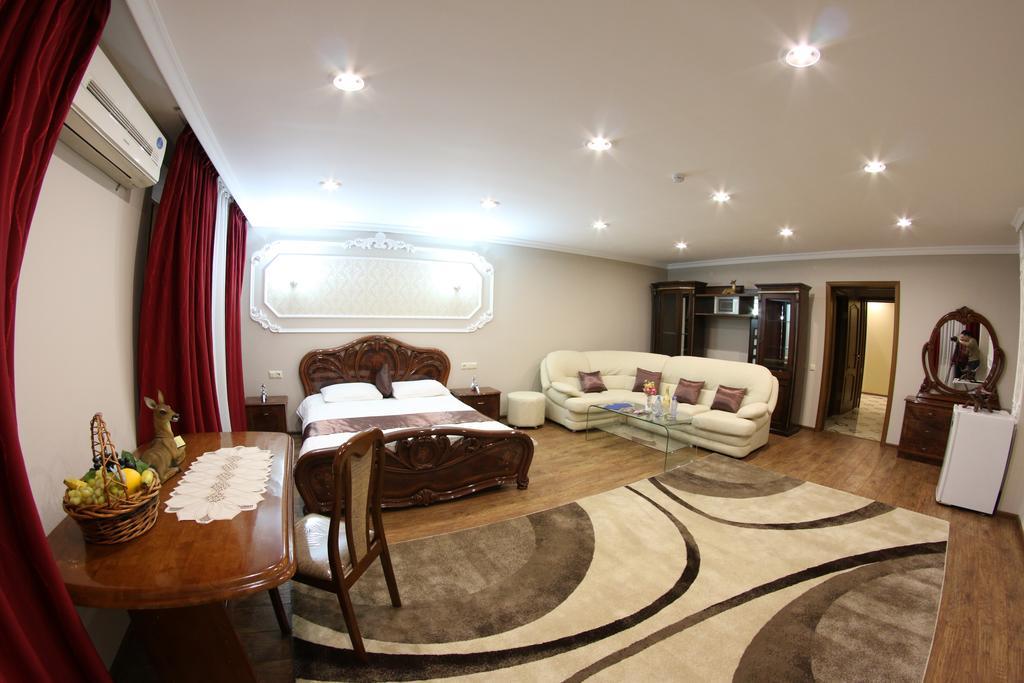 Sky Luxe Hotel Asztana Kültér fotó