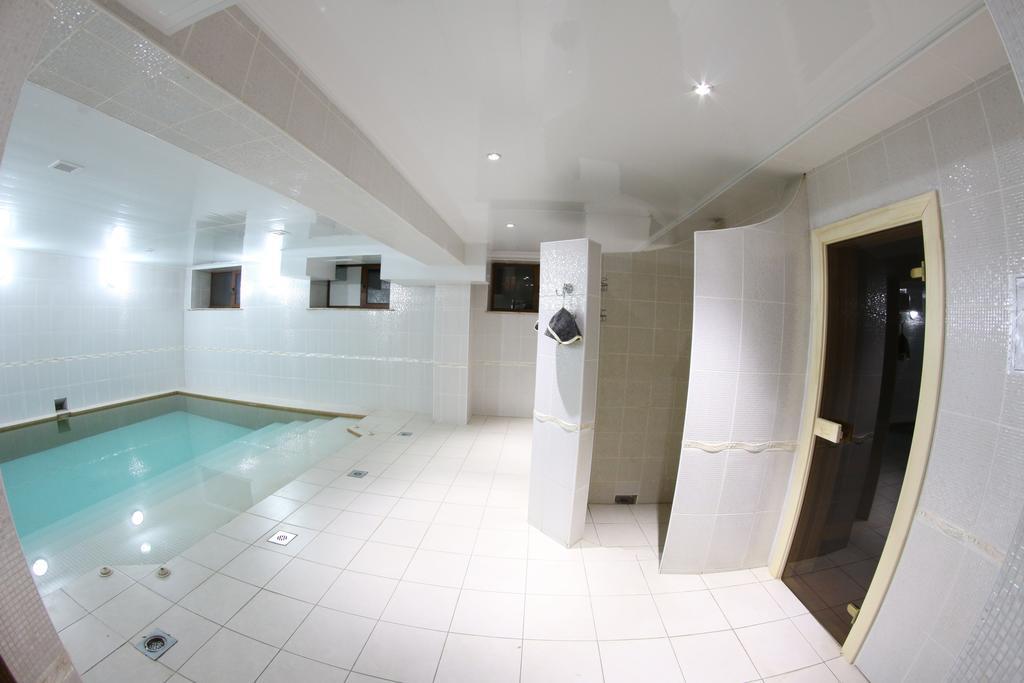 Sky Luxe Hotel Asztana Kültér fotó