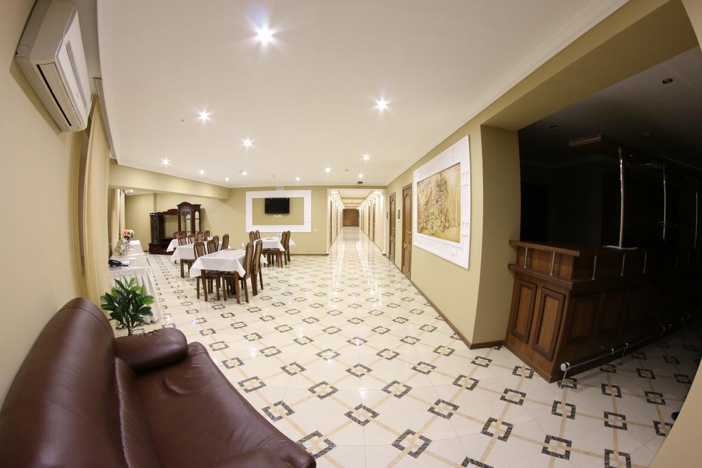 Sky Luxe Hotel Asztana Kültér fotó